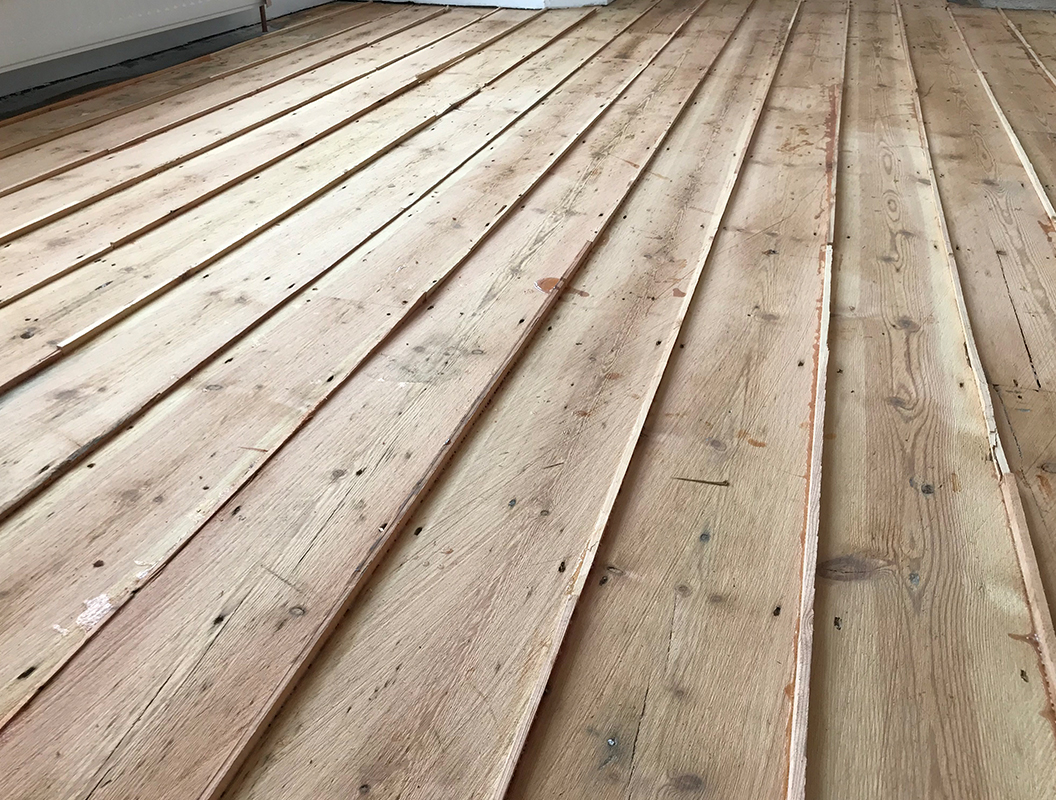 wood floor gap filling