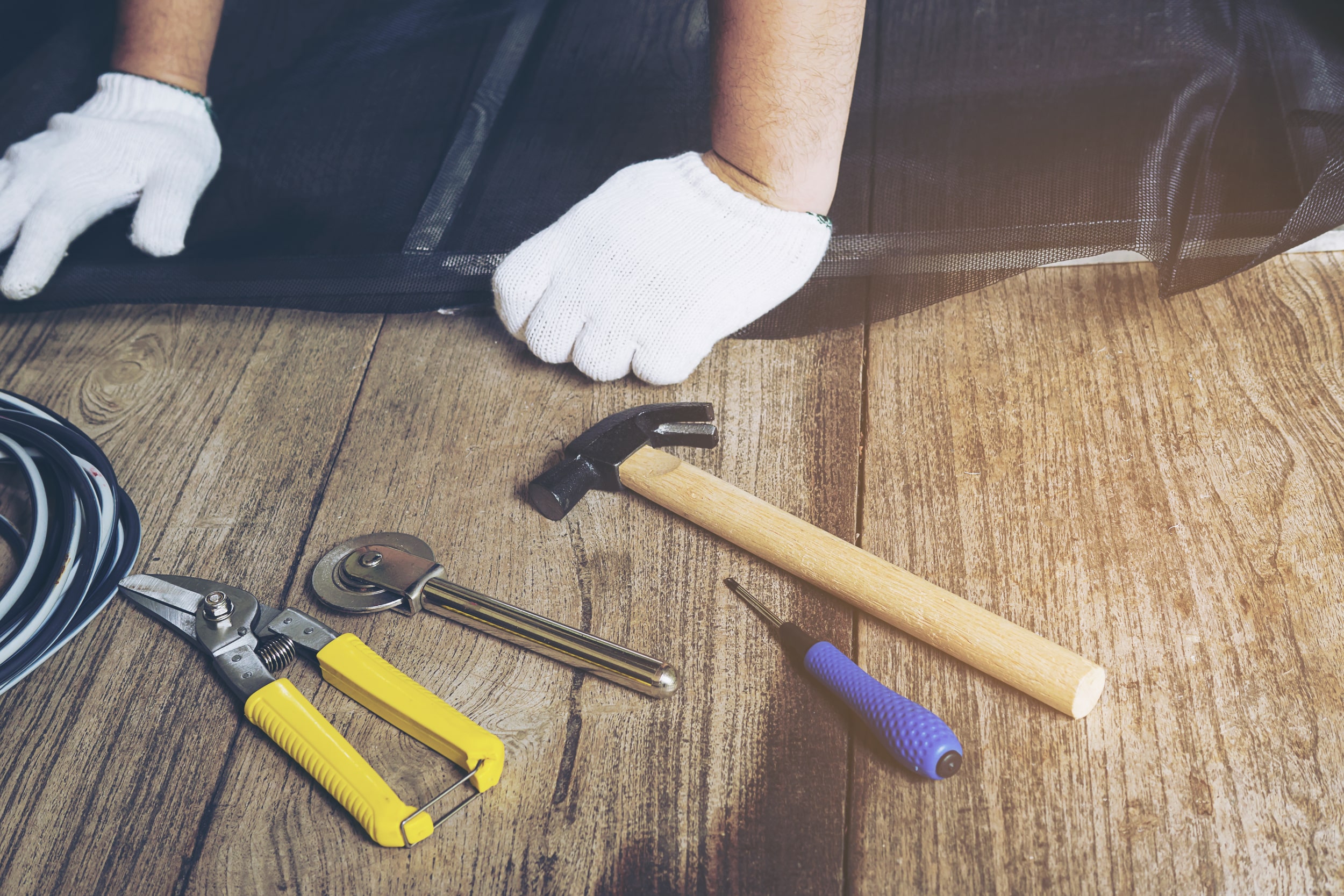 Restore Floors in a Fully Furnished Apartment